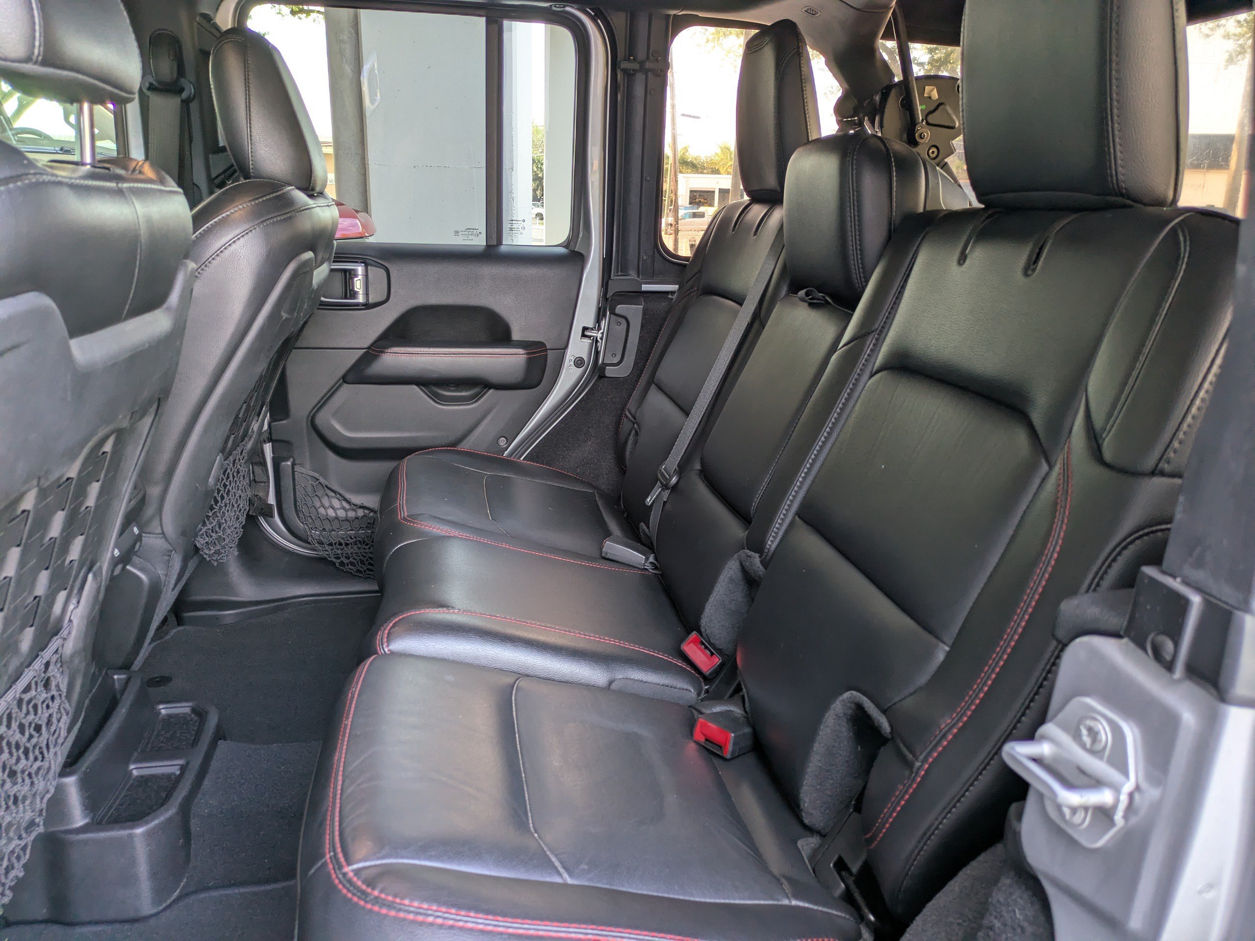Used 2020 Jeep Wrangler Unlimited Rubicon w/ Dual Top Group AWD/4WD image 17