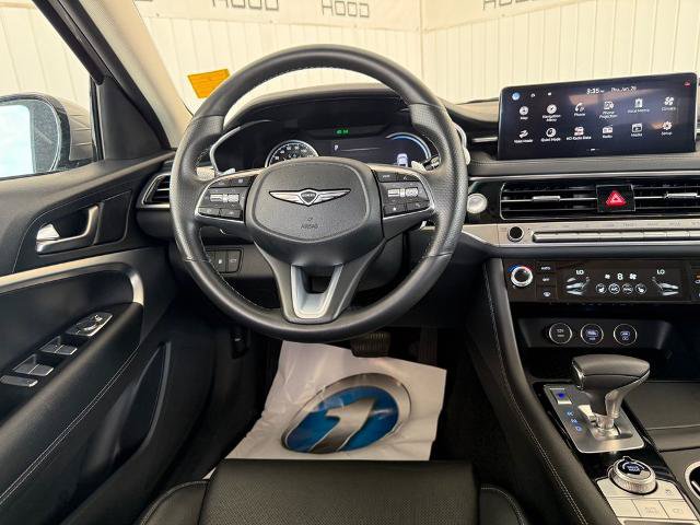 Used 2025 Genesis G70 2.5T RWD image 14