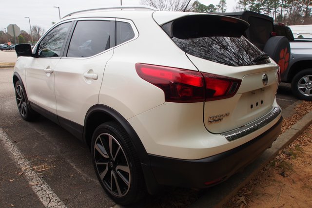 Used 2017 Nissan Rogue Sport SL w/ SL Premium Package image 3