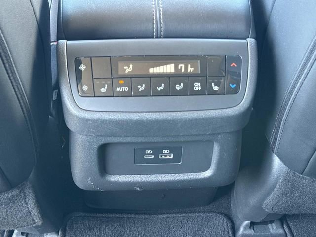 Used 2023 Nissan Pathfinder SL w/ SL Premium Package FWD image 17