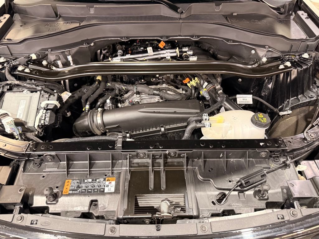 Certified 2025 Ford Explorer ST-Line AWD/4WD image 7