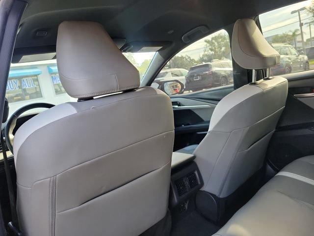 Used 2025 Toyota Camry SE w/ Convenience Package FWD image 12