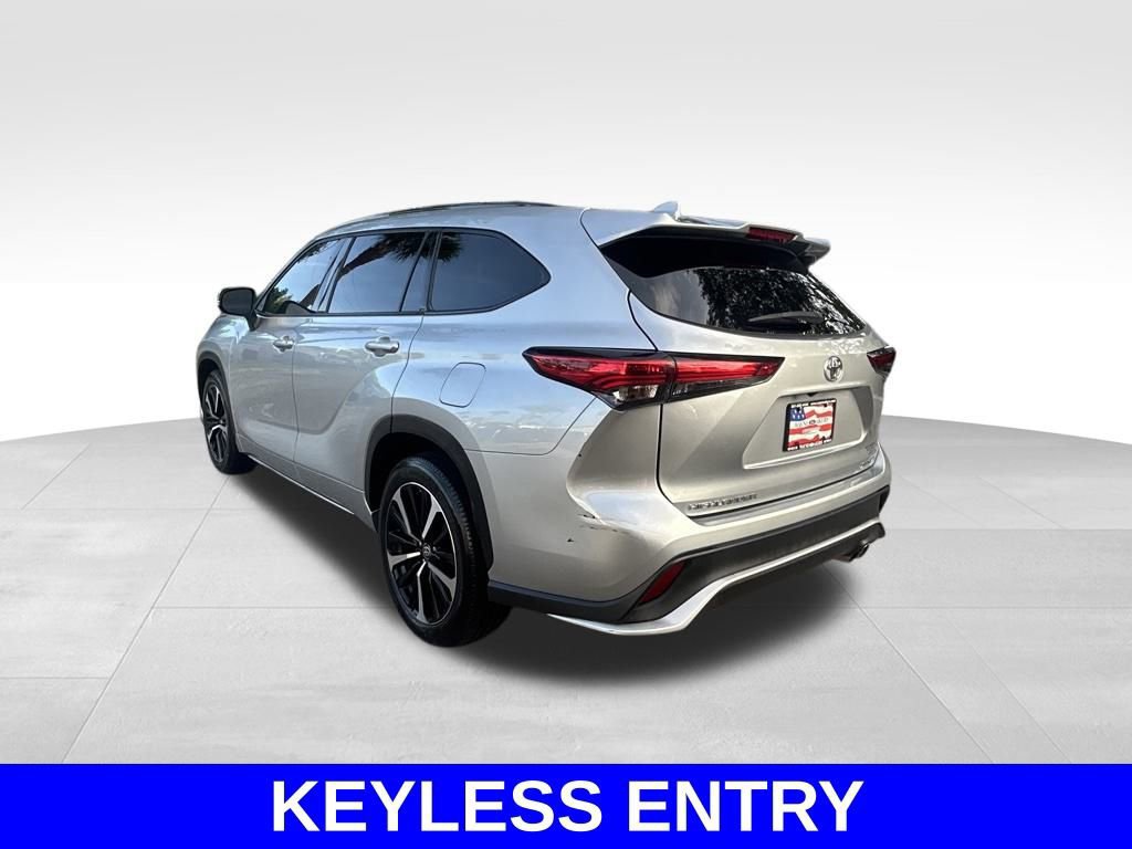 Used 2022 Toyota Highlander XSE image 7