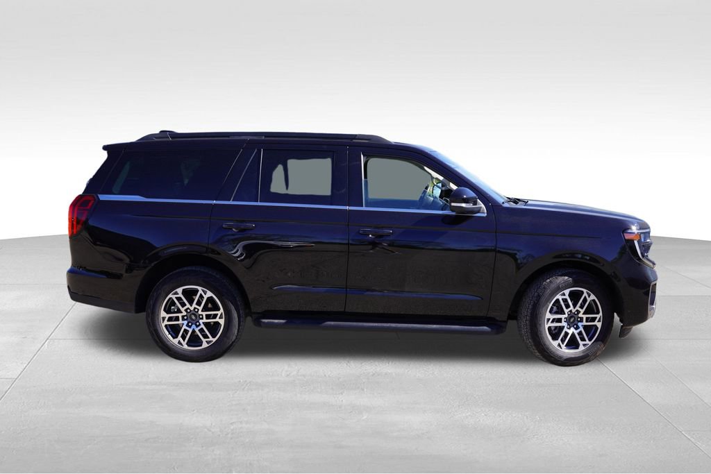 Certified 2025 Ford Expedition Active AWD/4WD image 3