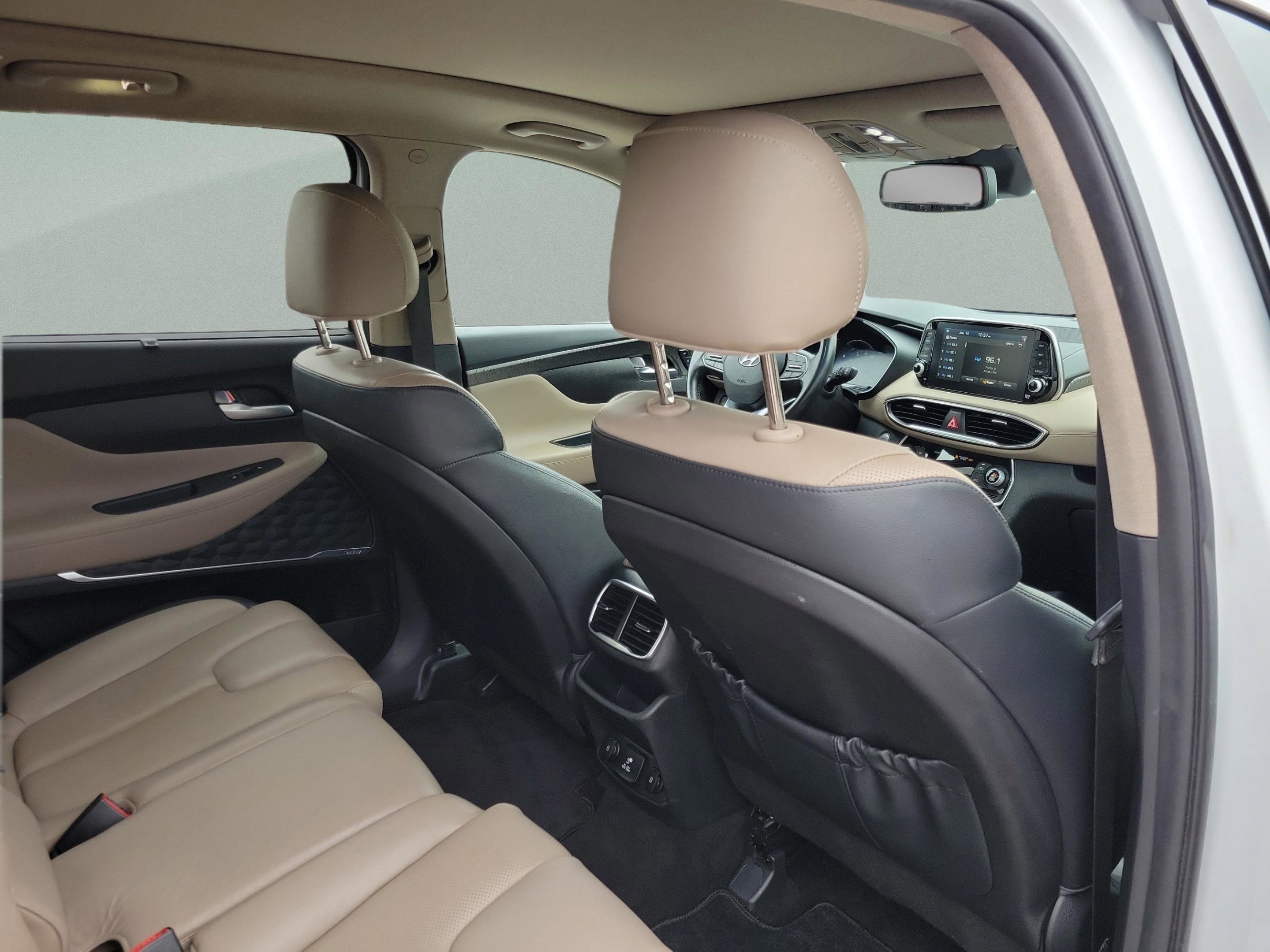 Used 2020 Hyundai Santa Fe Limited image 23