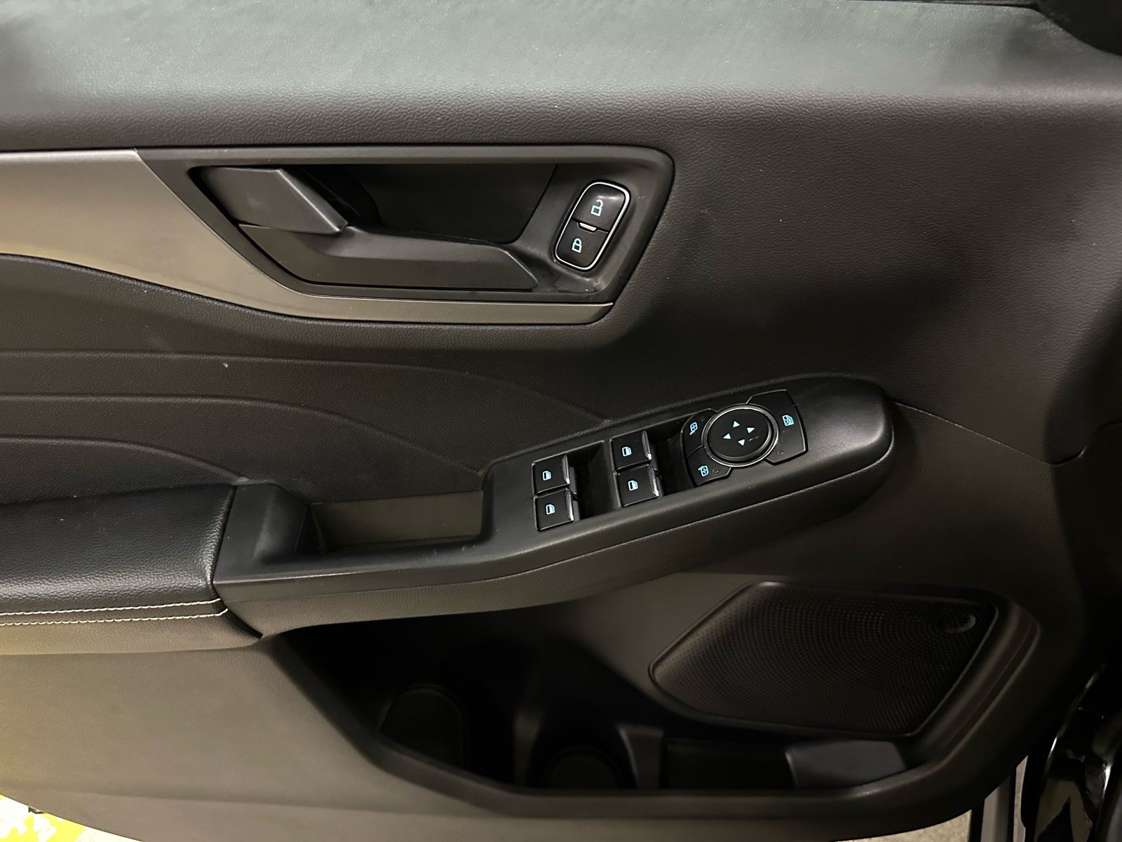 Certified 2024 Ford Escape Active FWD image 15