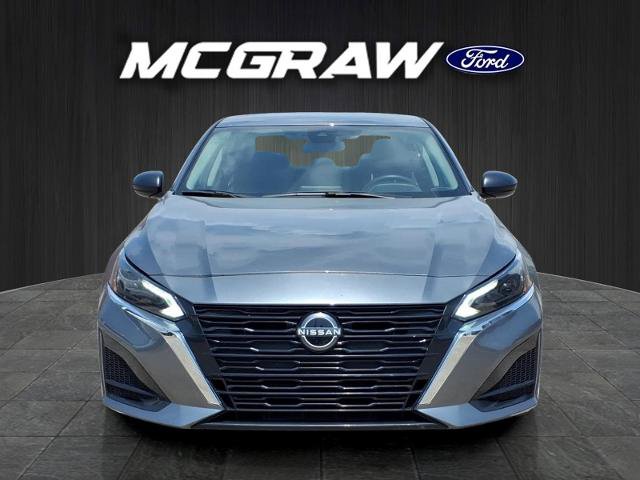 Used 2025 Nissan Altima 2.5 SV FWD image 3