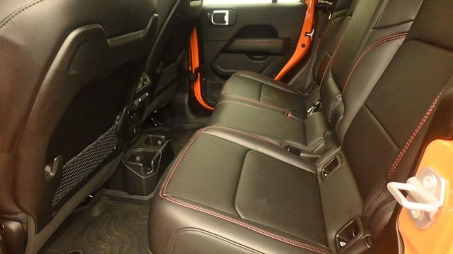 Used 2025 Jeep Gladiator Rubicon AWD/4WD image 11