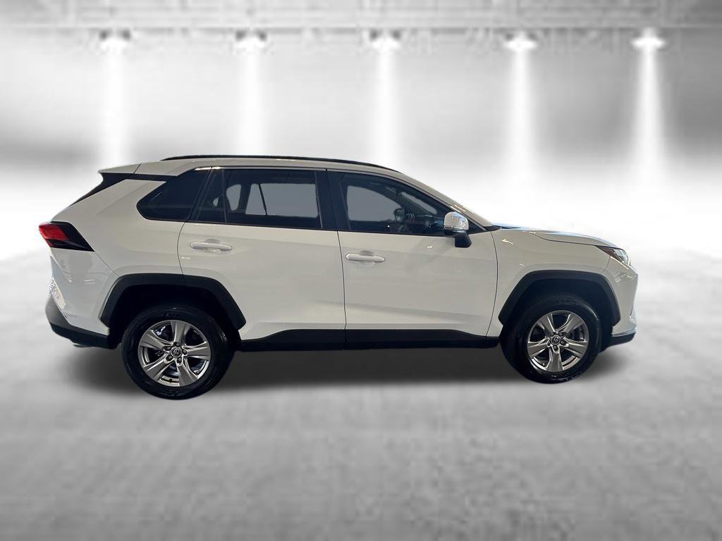 Used 2022 Toyota RAV4 XLE FWD image 3