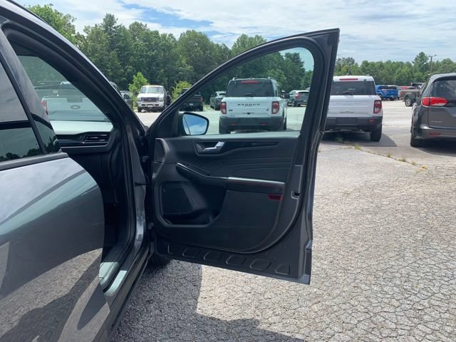 Certified 2025 Ford Escape ST-Line AWD/4WD image 14