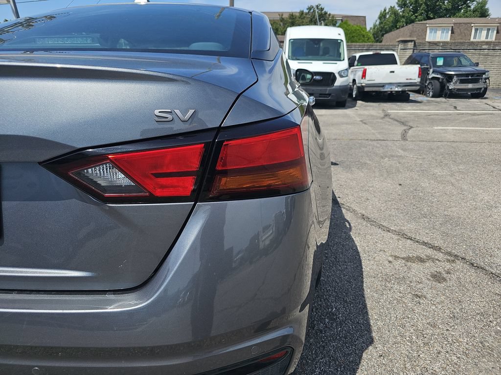 Used 2024 Nissan Altima 2.5 SV FWD image 33