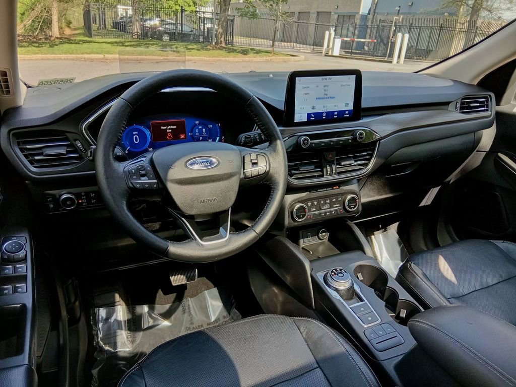 Certified 2020 Ford Escape Titanium w/ Titanium Premium Package 2.0 image 13