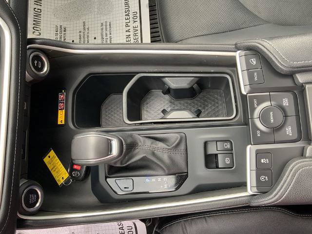 Used 2024 Toyota Grand Highlander AWD image 28