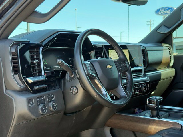 Used 2023 Chevrolet Silverado 1500 High Country w/ Technology Package AWD/4WD image 25