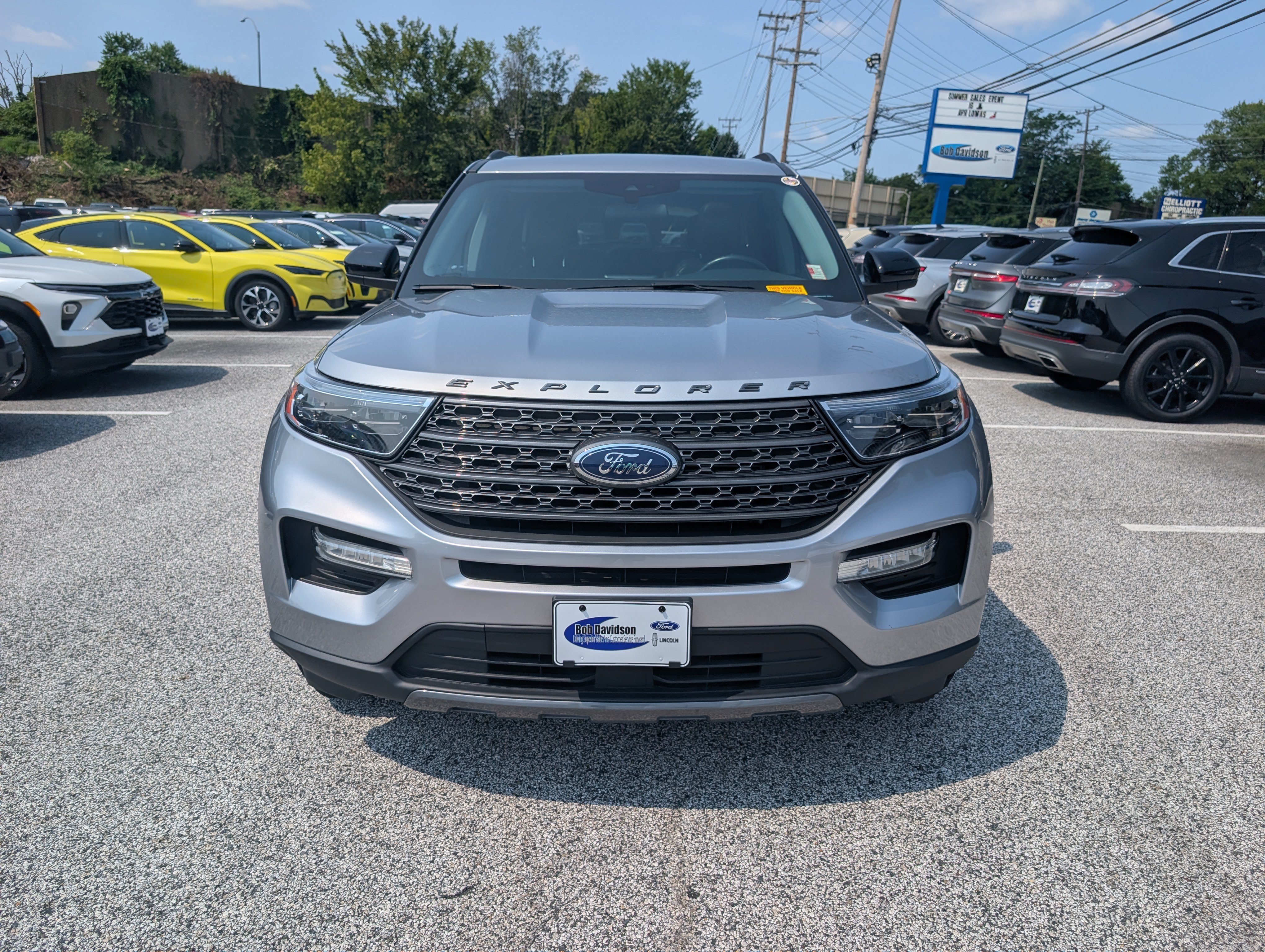 Certified 2022 Ford Explorer XLT w/ Equipment Group 202A AWD/4WD image 10