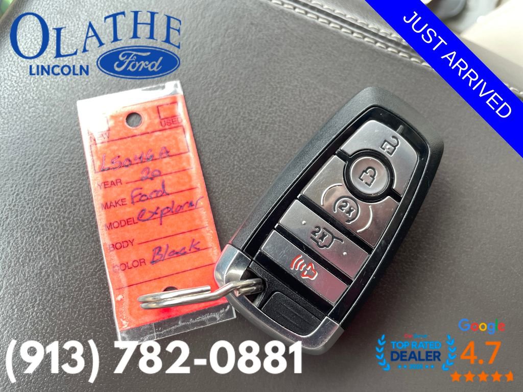 Certified 2020 Ford Explorer Platinum w/ Premium Technology Package image 2