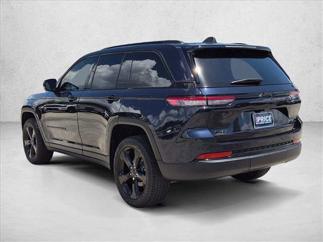 Used 2024 Jeep Grand Cherokee Limited w/ Black Appearance Package AWD/4WD image 7