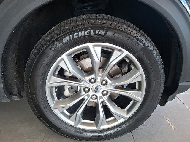 Certified 2022 Ford Explorer XLT w/ Equipment Group 202A image 8