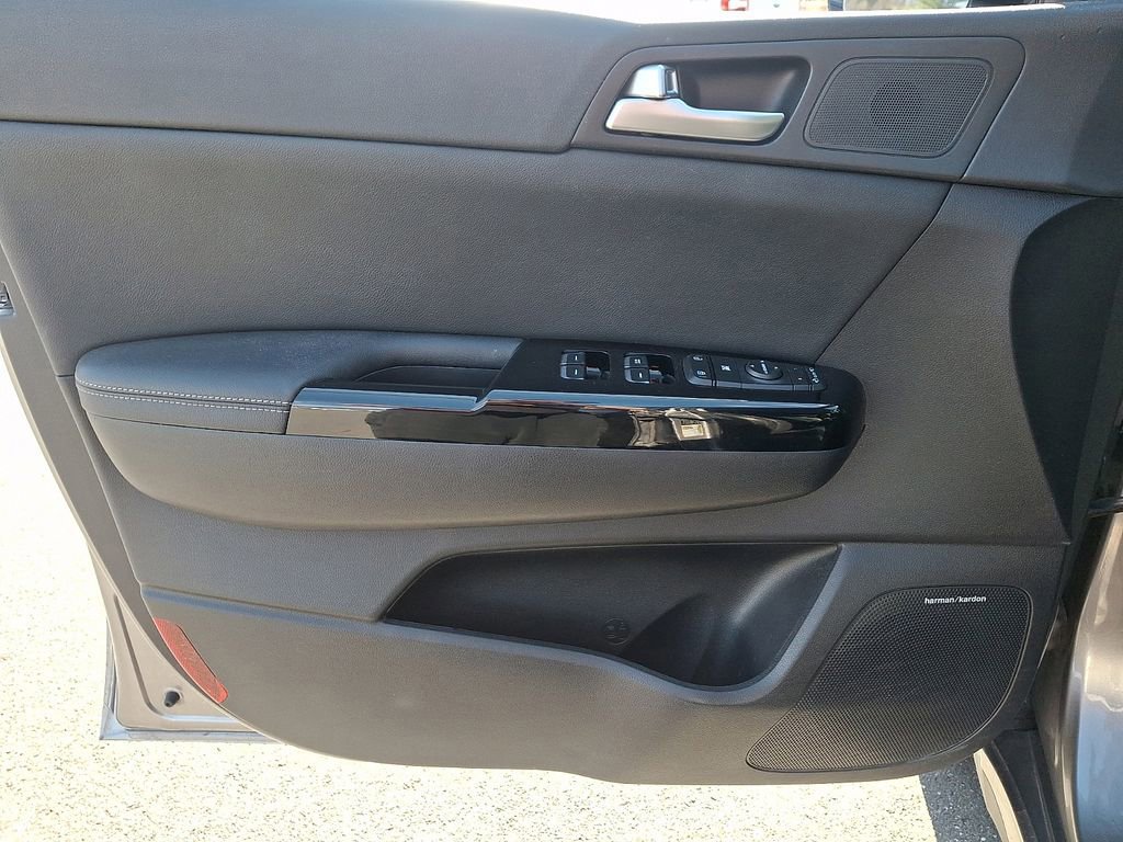 Used 2017 Kia Sportage SX image 12