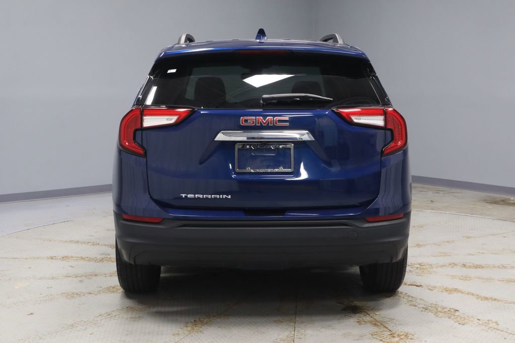 Used 2022 GMC Terrain SLE w/ Driver Convenience Package FWD image 7