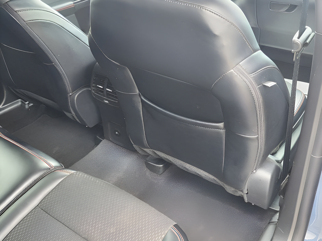 Certified 2025 Ford Escape ST-Line Select AWD/4WD image 32