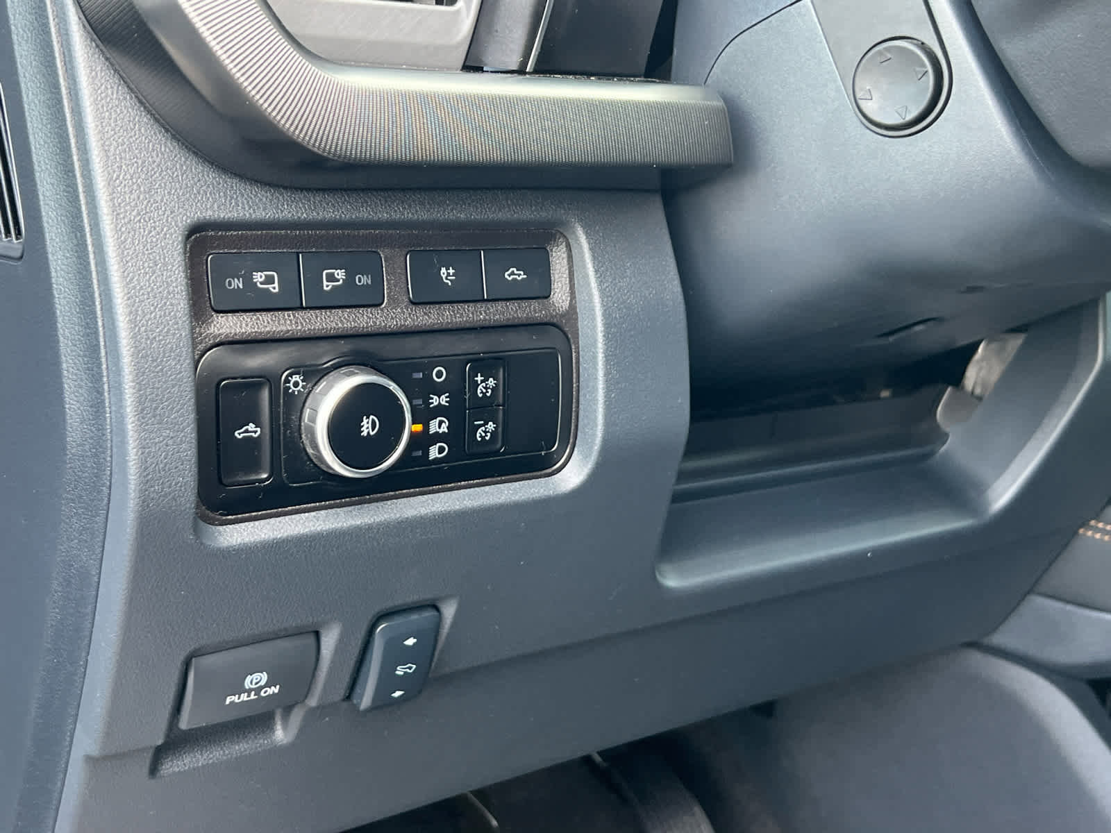 Certified 2024 Ford F250 Platinum image 30