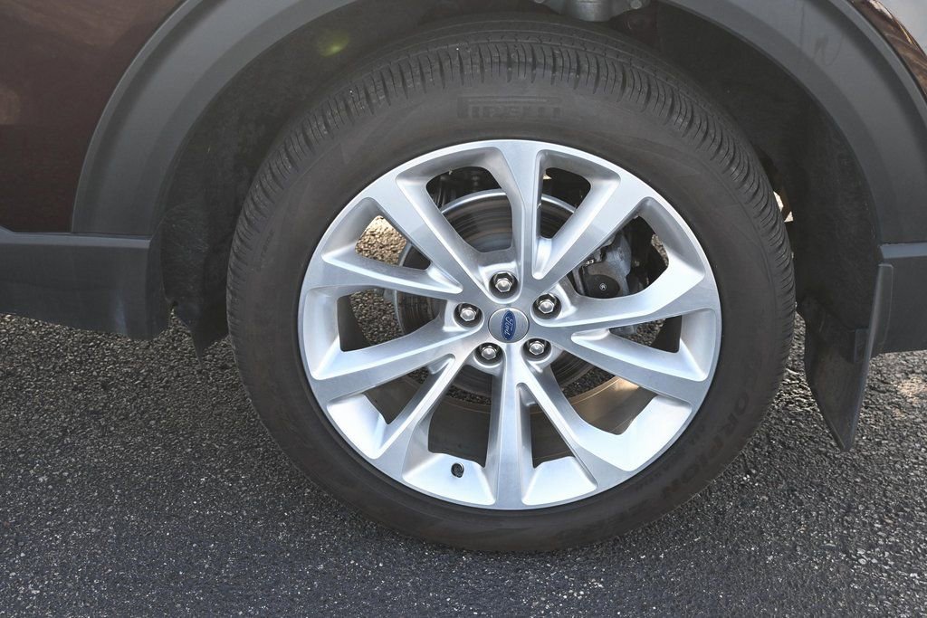 Certified 2022 Ford Explorer Platinum w/ Equipment Group 601A image 17