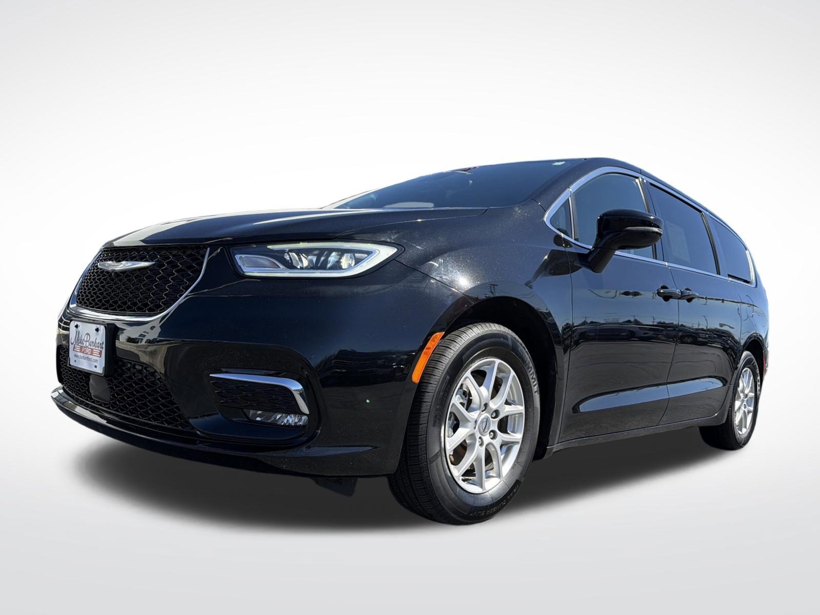 Used 2025 Chrysler Pacifica Select image 11