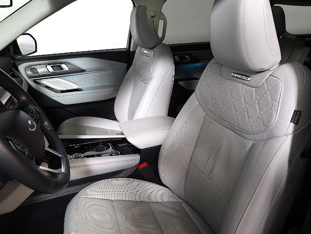 Certified 2025 Ford Explorer Platinum w/ Ultimate Package image 8