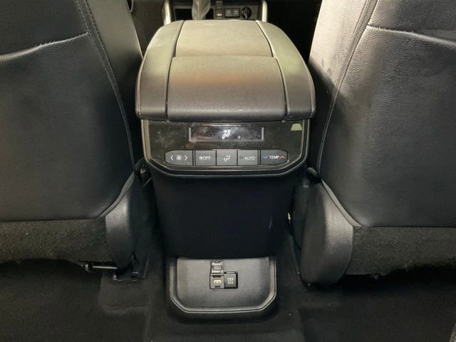 Used 2020 Toyota Highlander XLE image 18