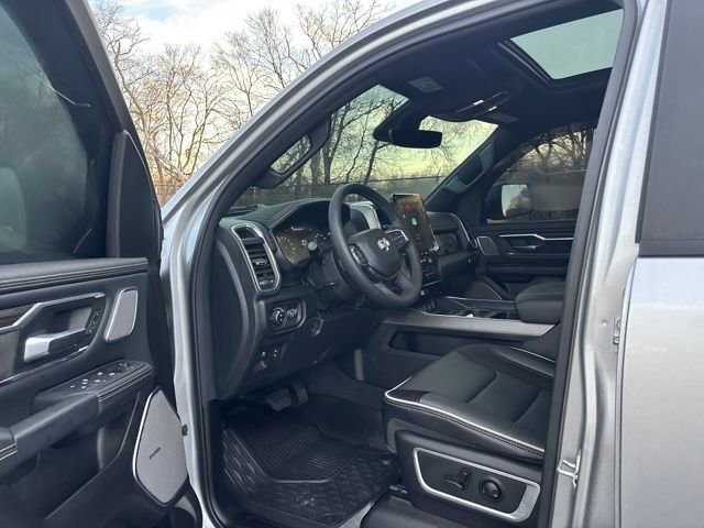 Used 2025 RAM 1500 Laramie w/ Night Edition image 13