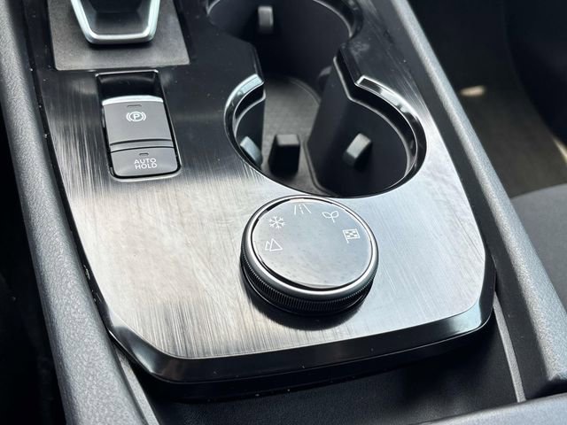 Used 2023 Nissan Rogue S image 23