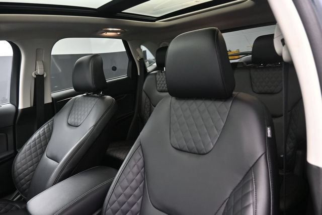 Certified 2024 Ford Edge Titanium w/ Equipment Group 301A AWD/4WD image 11