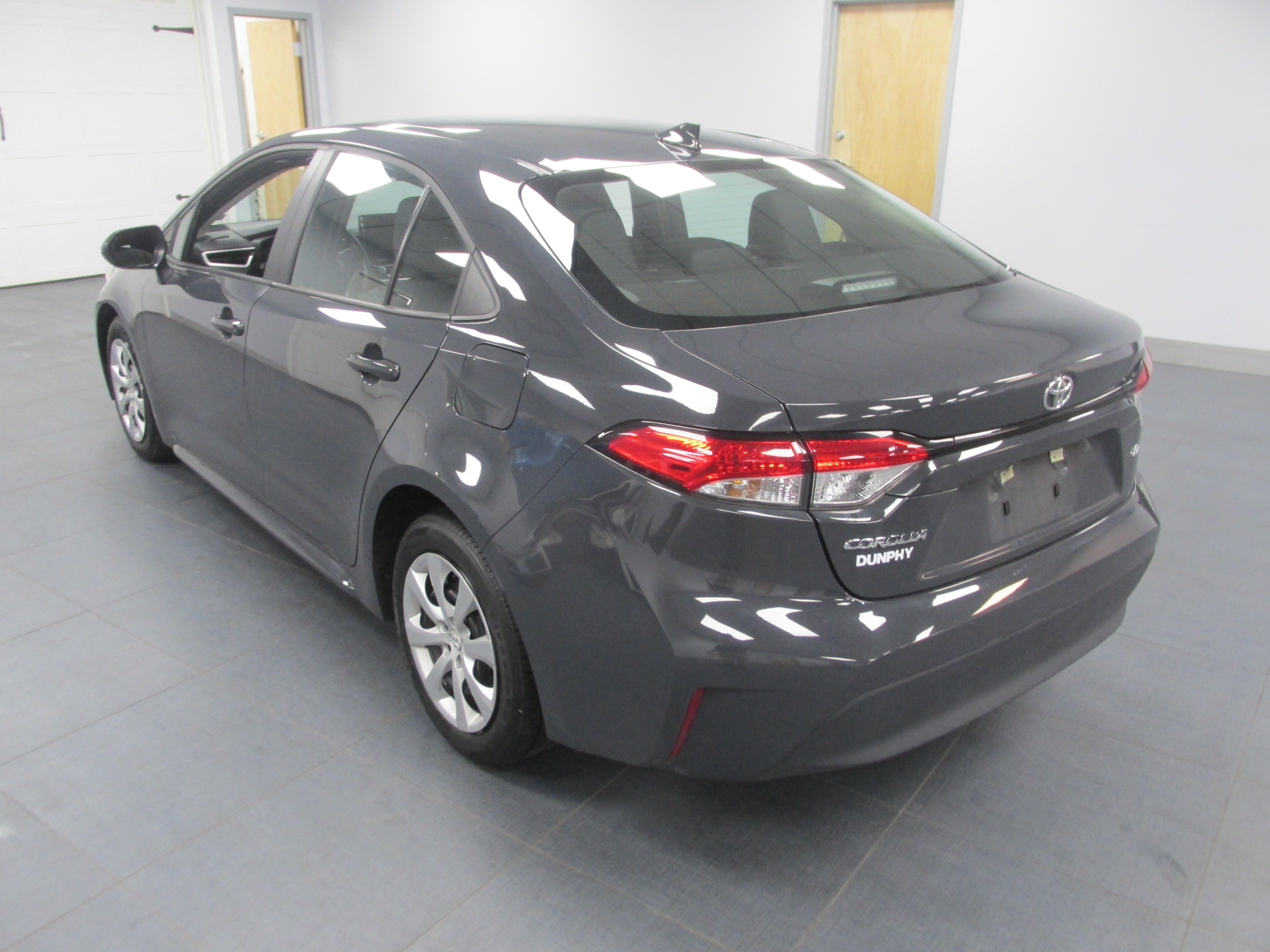 Used 2025 Toyota Corolla LE FWD image 7