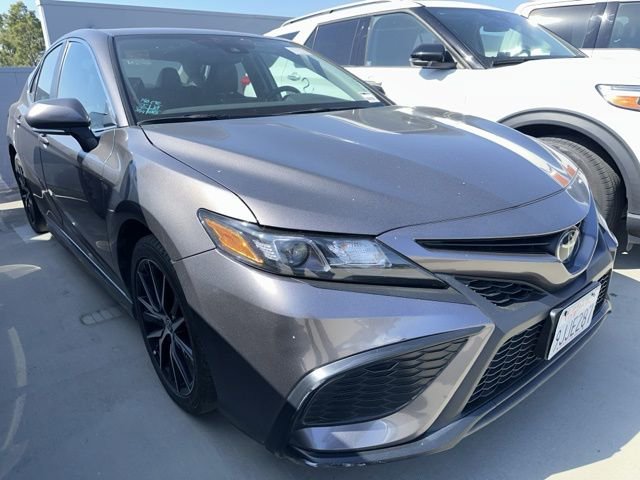 Used 2024 Toyota Camry SE FWD image 1