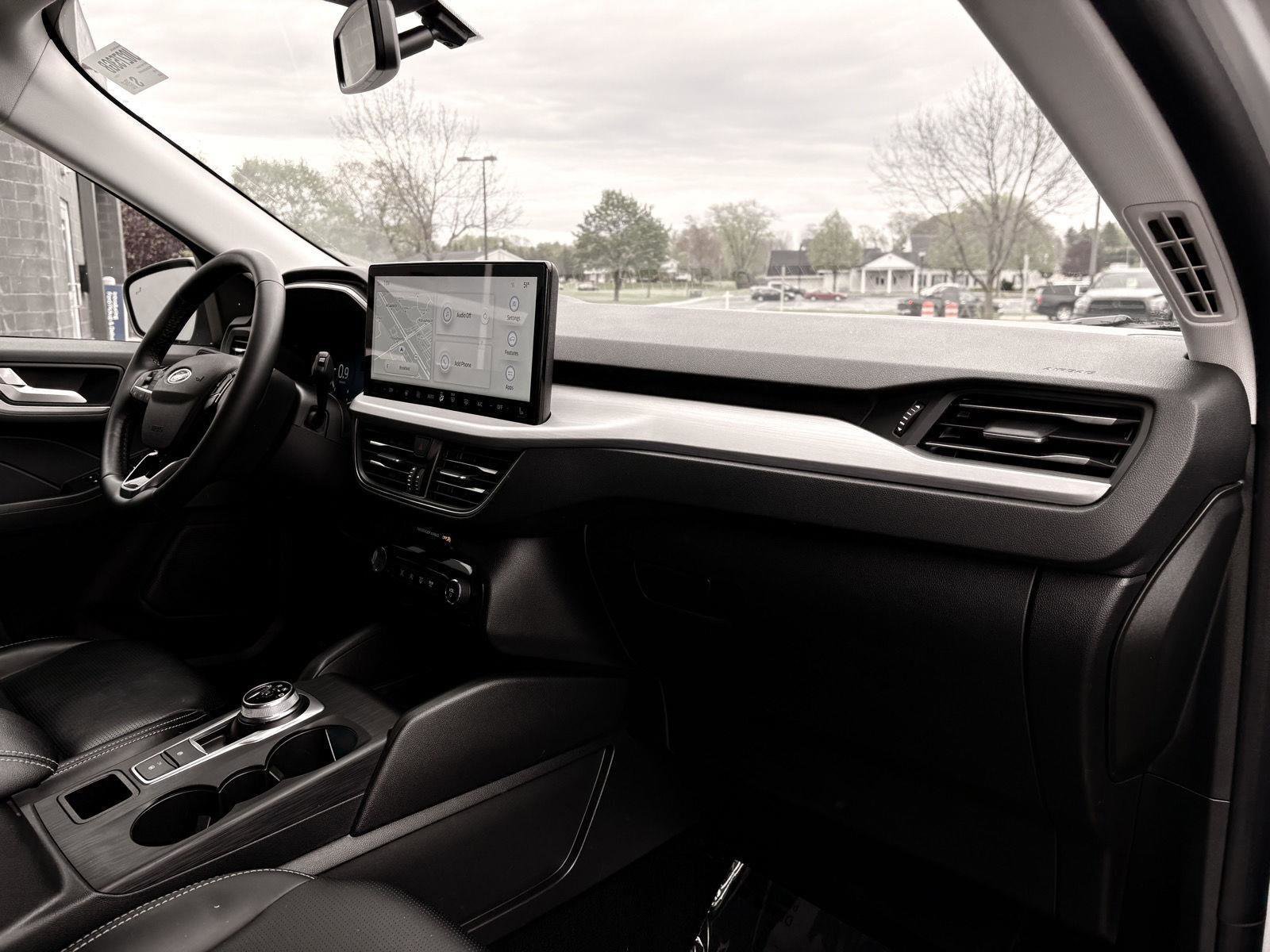 Certified 2025 Ford Escape Platinum AWD/4WD image 22
