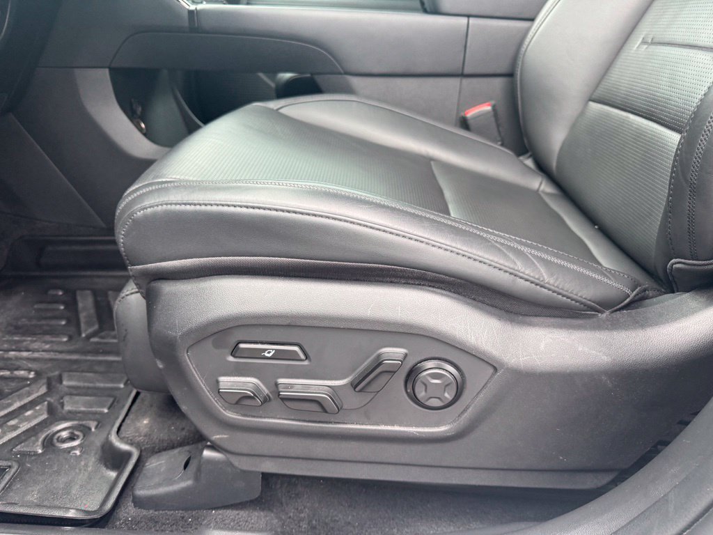 Used 2025 Hyundai Santa Fe Calligraphy AWD/4WD image 6