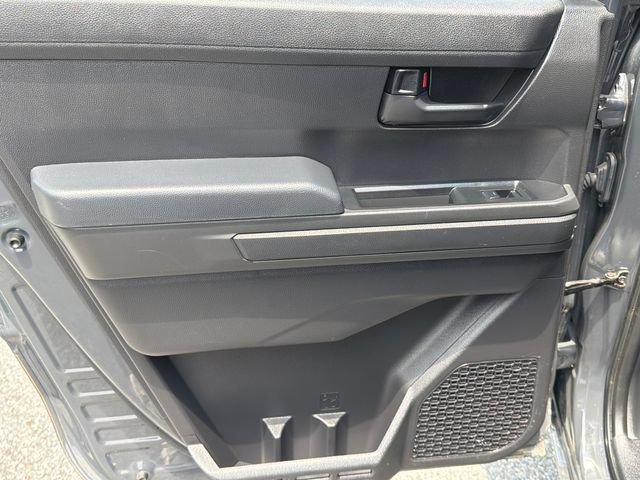 Used 2025 Toyota Tacoma SR5 AWD/4WD image 21
