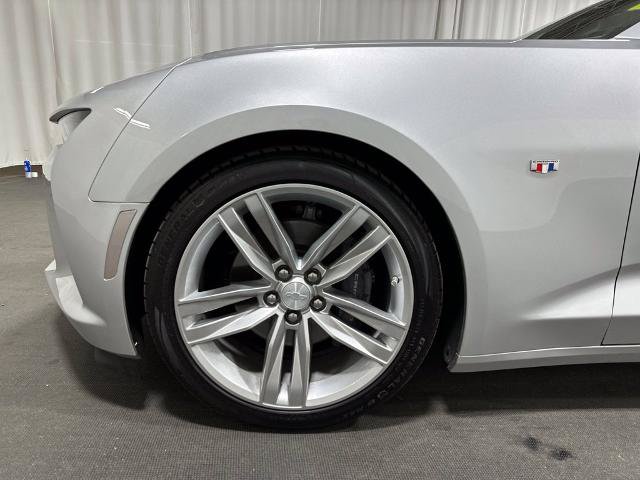Used 2018 Chevrolet Camaro SS RWD image 9