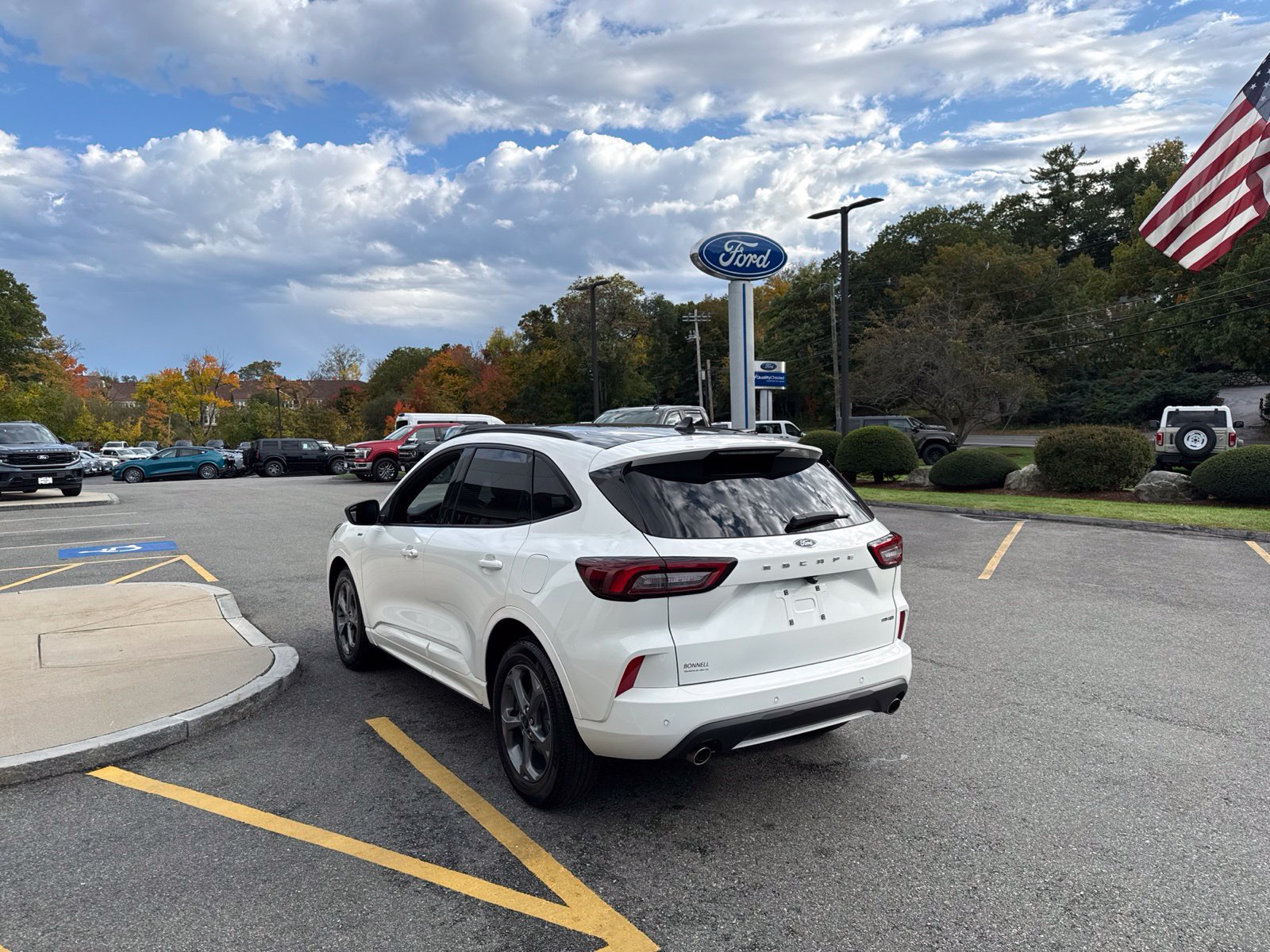 Certified 2023 Ford Escape ST-Line w/ Tech Pack #1 AWD/4WD image 3