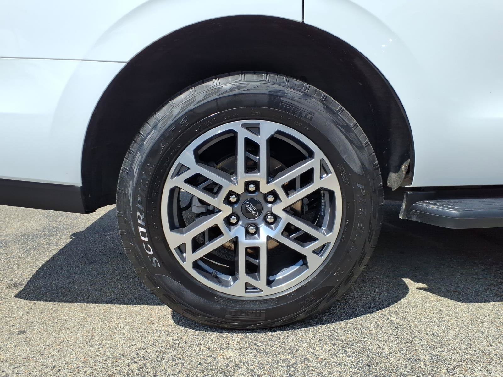 Certified 2025 Ford Expedition Active AWD/4WD image 6