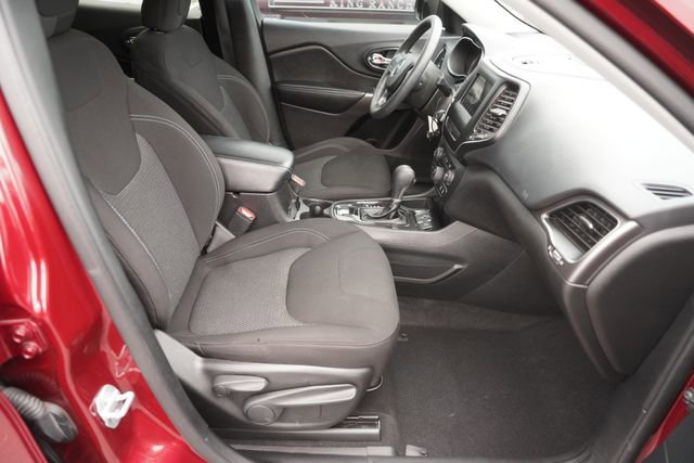Used 2020 Jeep Cherokee Latitude FWD image 18