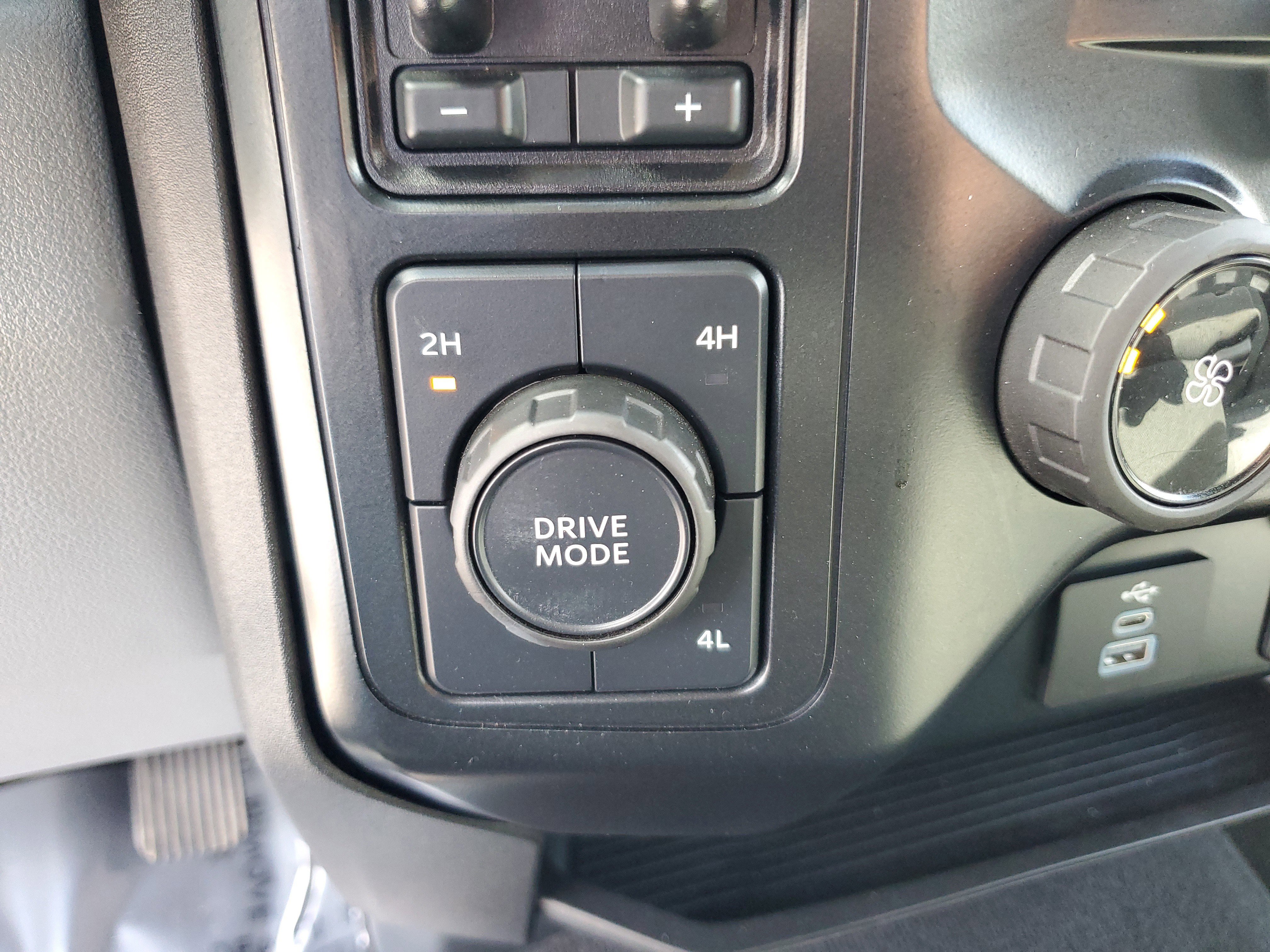 Certified 2024 Ford F250 XLT image 25