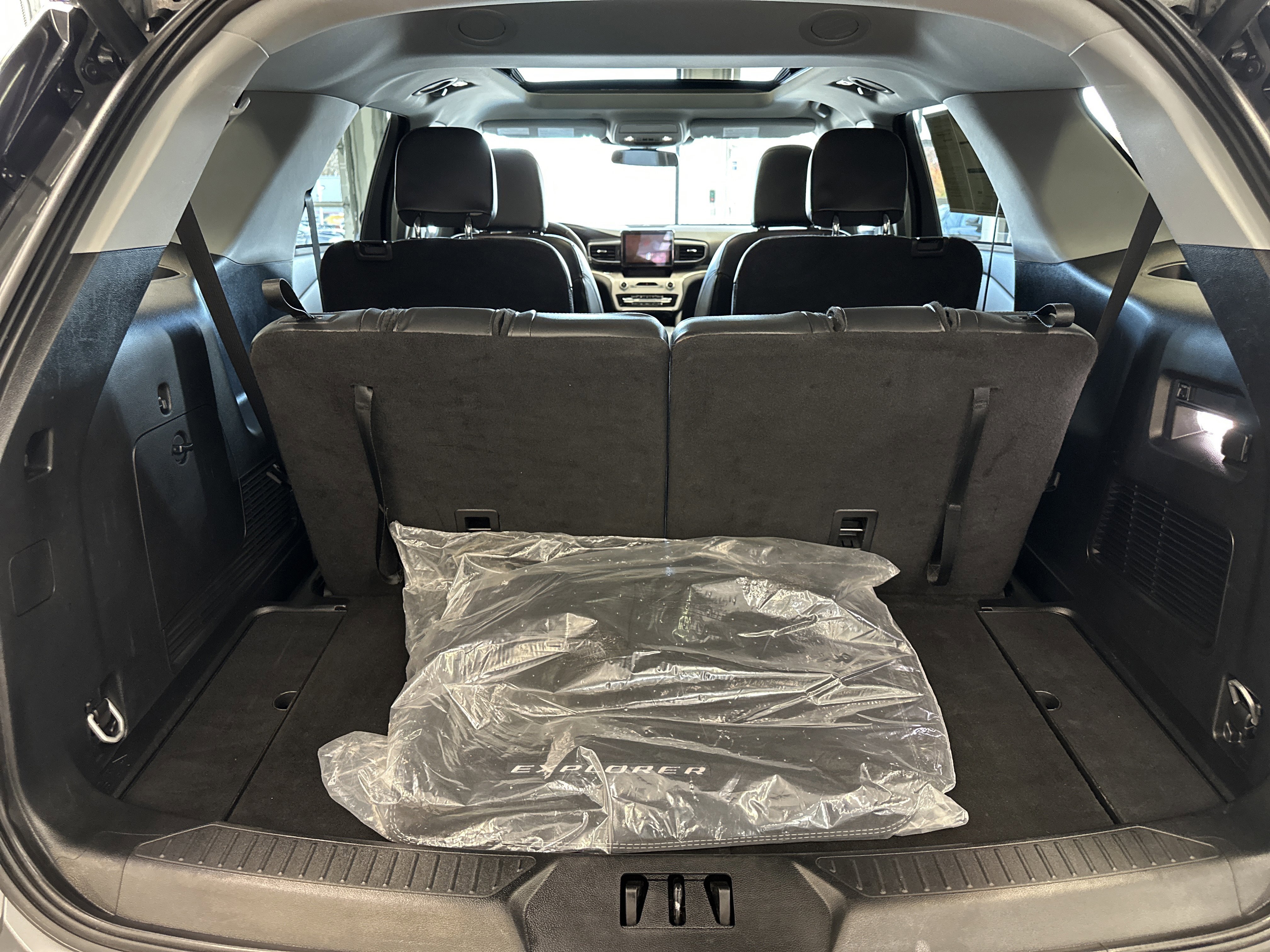 Certified 2023 Ford Explorer XLT w/ Equipment Group 202A image 17