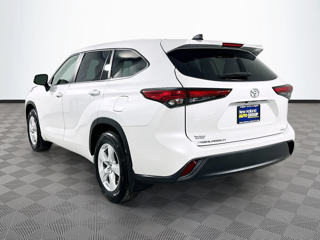 Used 2023 Toyota Highlander L AWD/4WD image 8