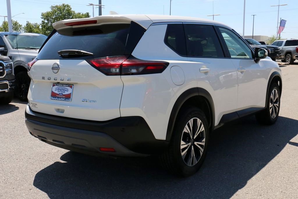 Used 2023 Nissan Rogue SV image 5
