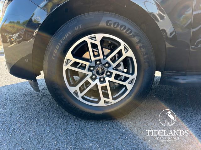 Certified 2025 Ford Expedition Active RWD image 32