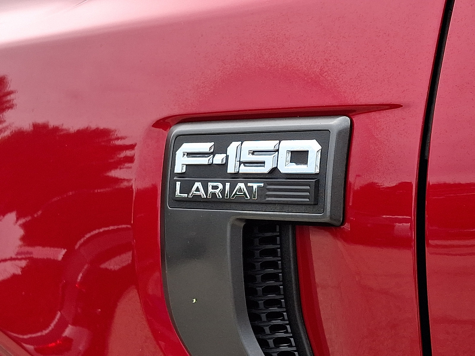 Certified 2022 Ford F150 Lariat w/ Equipment Group 502A High AWD/4WD image 32