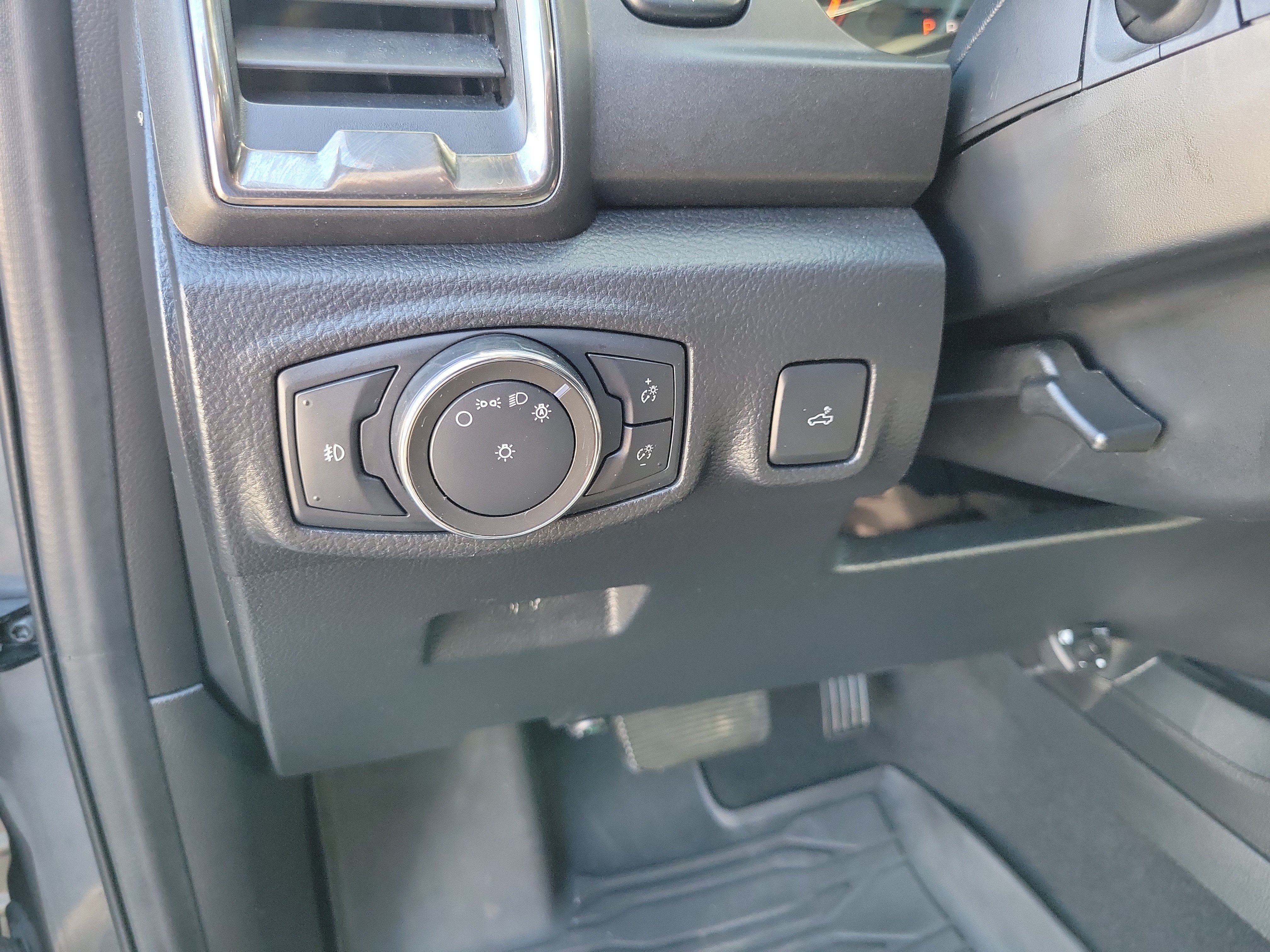 Certified 2022 Ford Ranger XLT w/ Tremor Off-Road Package AWD/4WD image 11