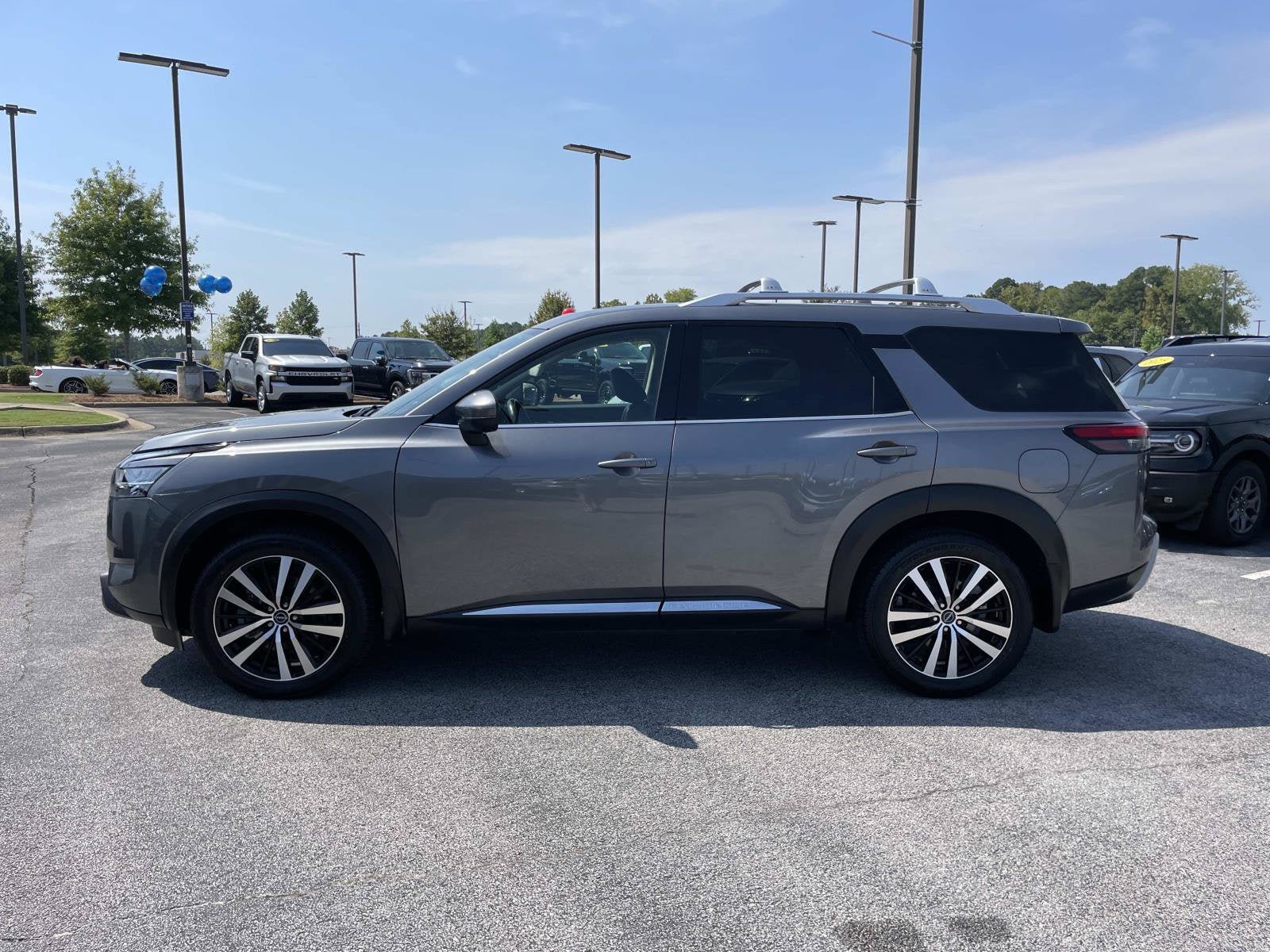 Used 2024 Nissan Pathfinder Platinum w/ Cargo Package FWD image 8